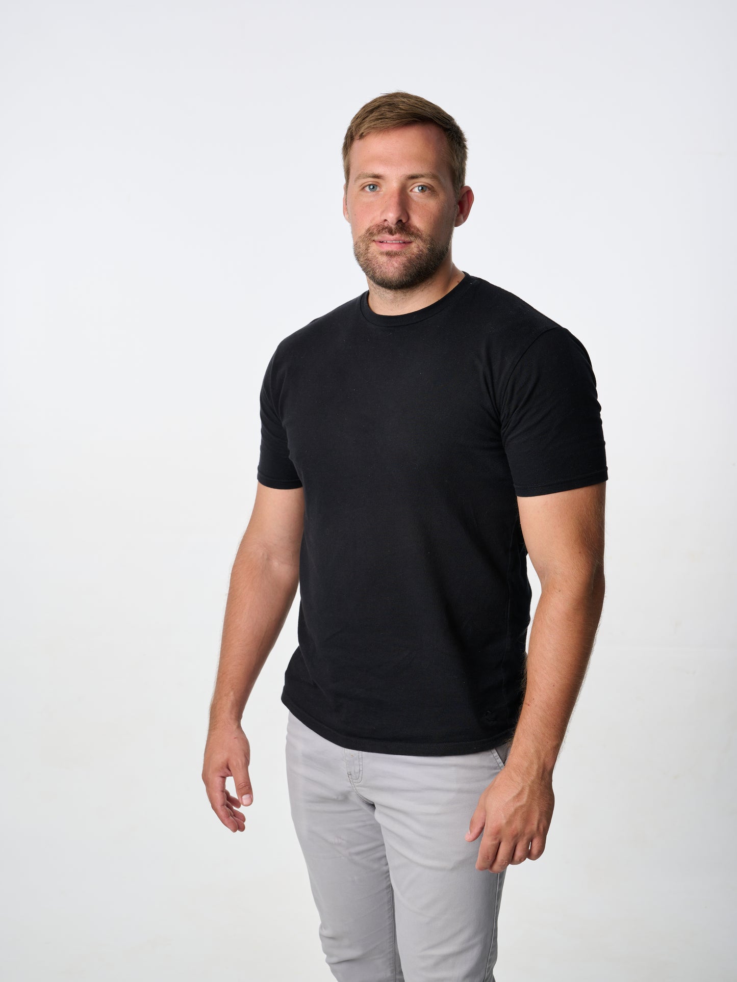 classic cut cotton crew neck t-shirt in black